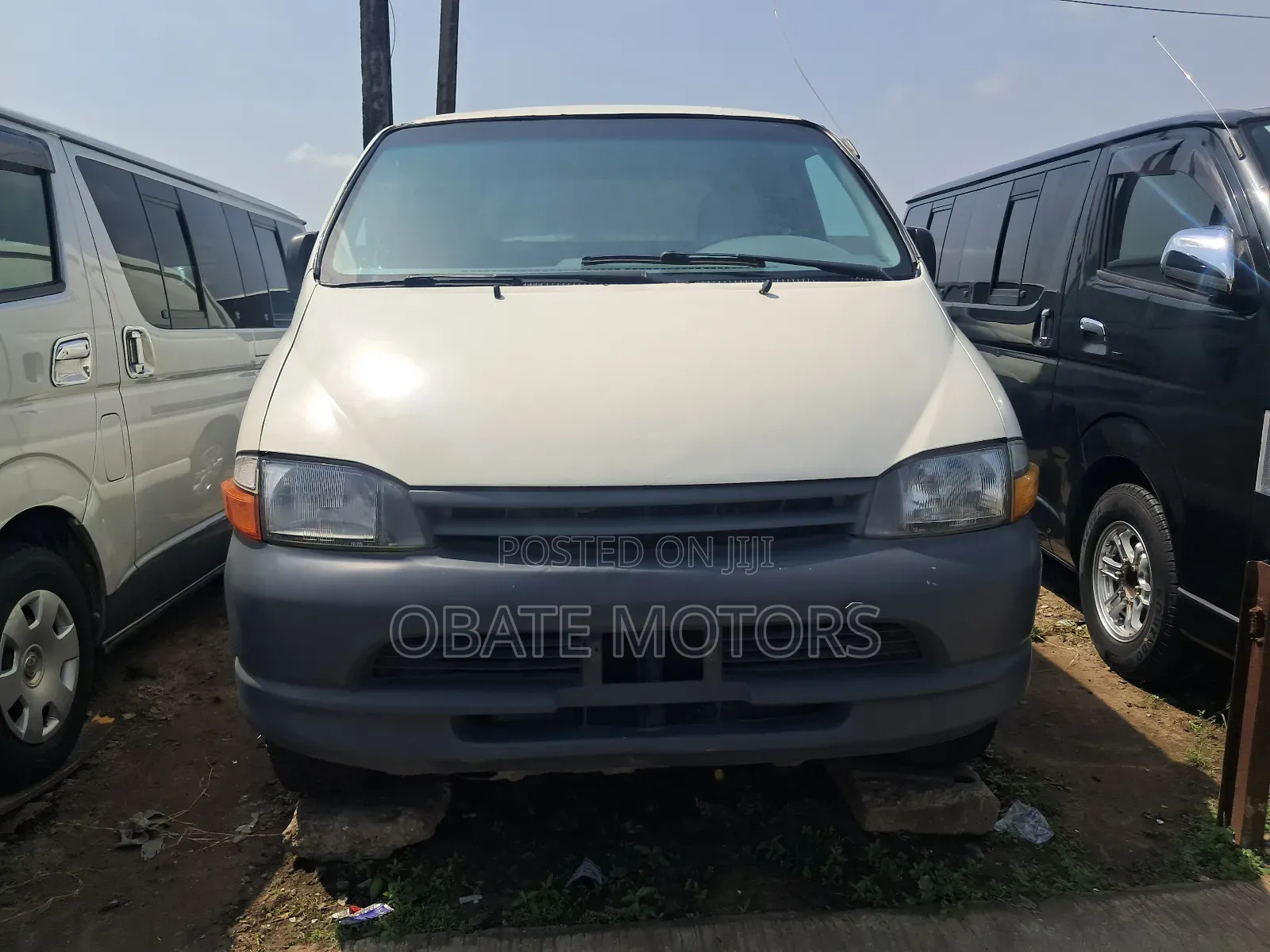 Toyota HiAce 2010 White