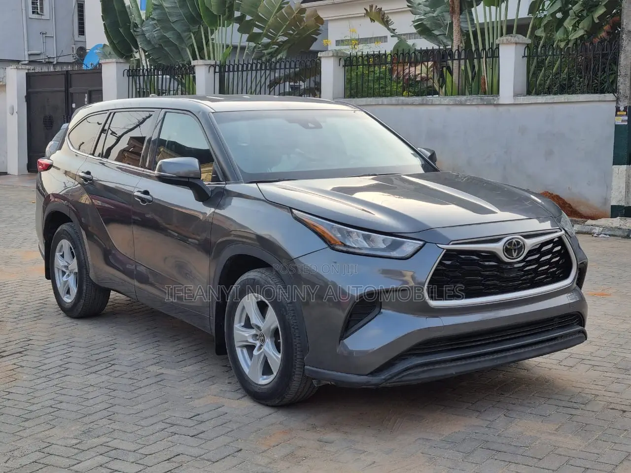 Toyota Highlander XLE FWD 2020 Gray