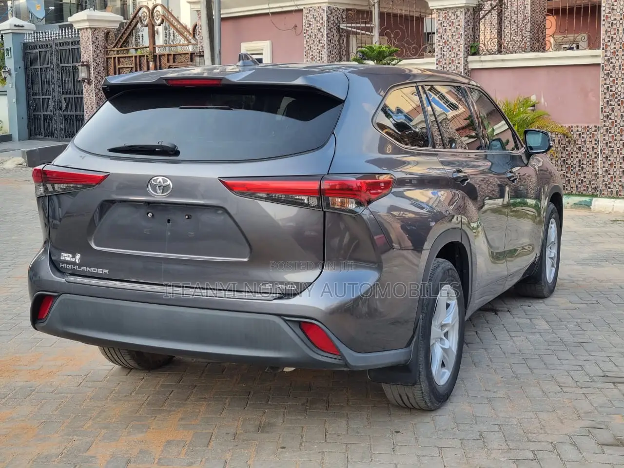 Toyota Highlander XLE FWD 2020 Gray