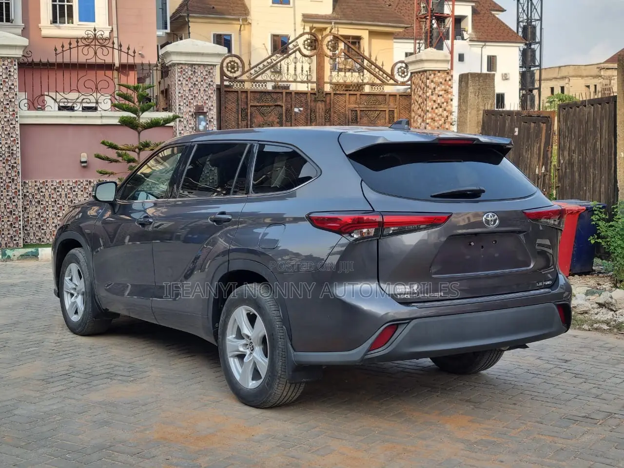 Toyota Highlander XLE FWD 2020 Gray