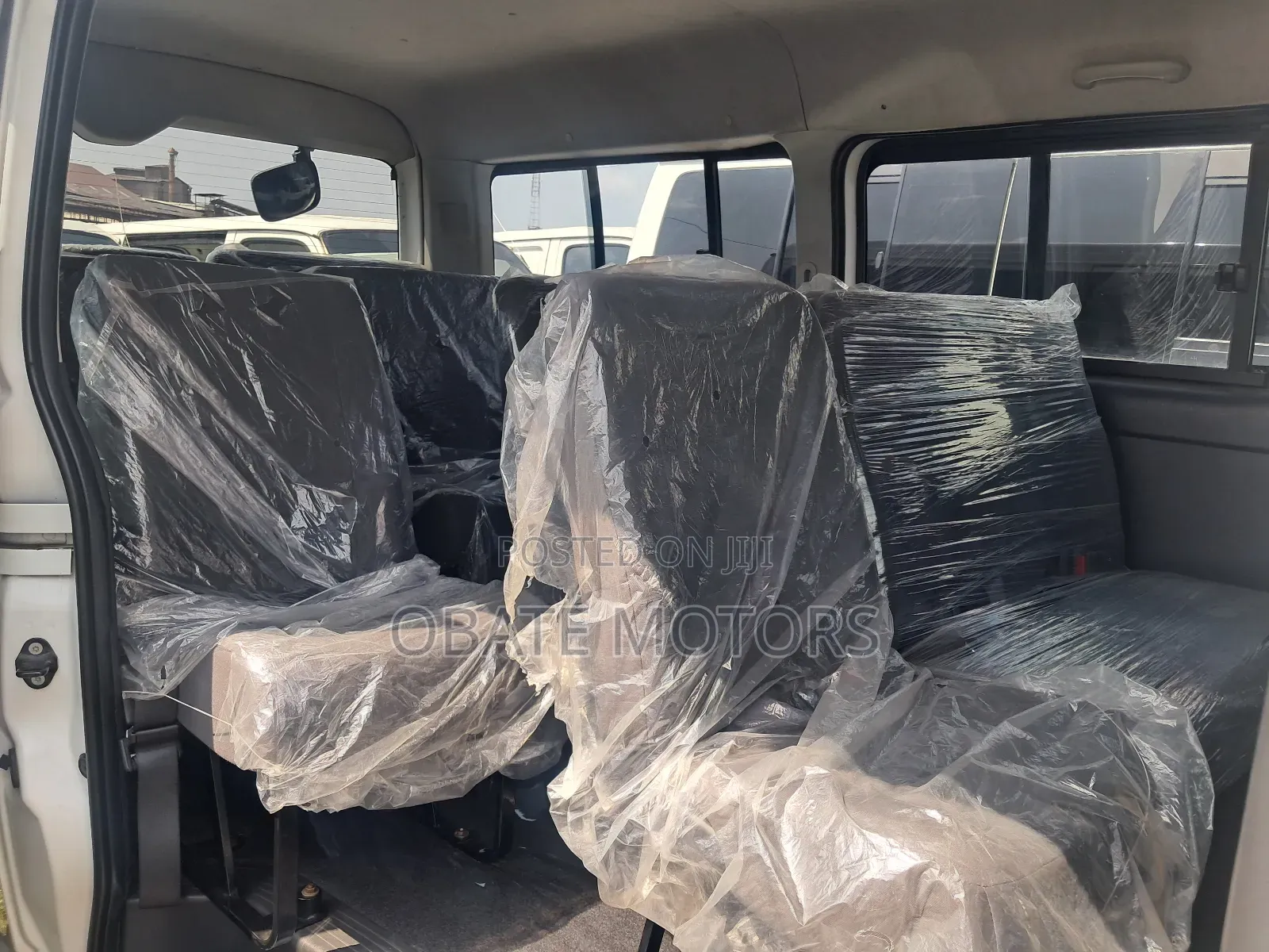 Toyota HiAce 2013 White