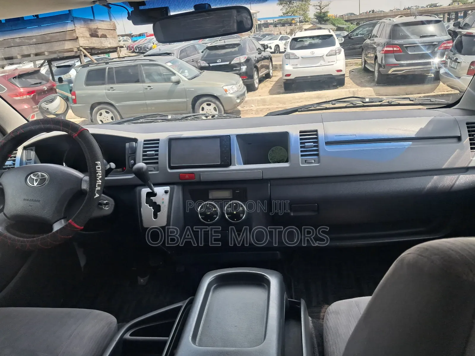 Toyota HiAce 2013 White