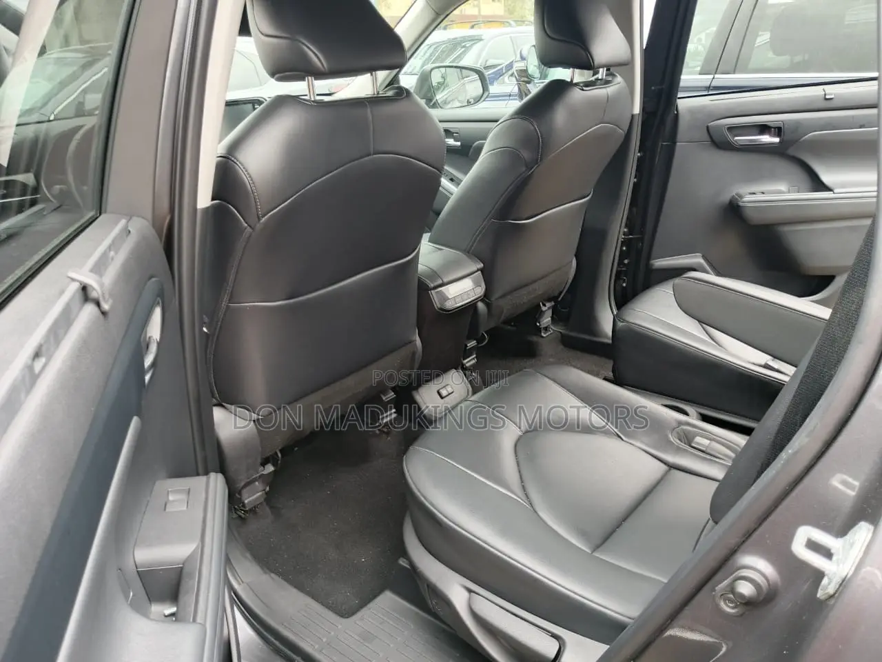 Toyota Highlander XLE 2022 Gray