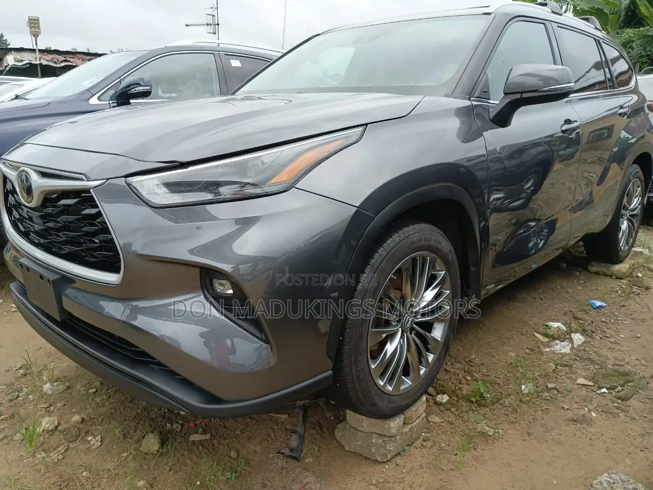Toyota Highlander XLE 2022 Gray
