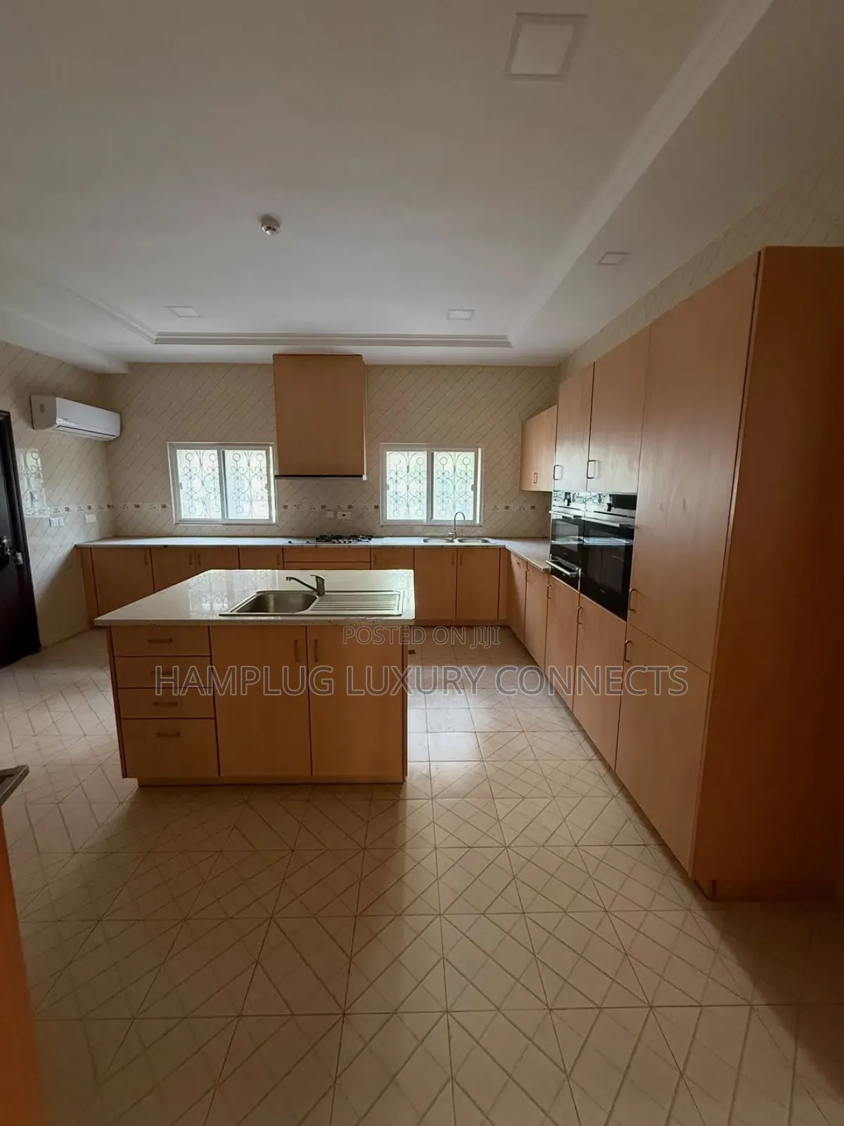 Furnished 5bdrm Villa in Maitama for sale