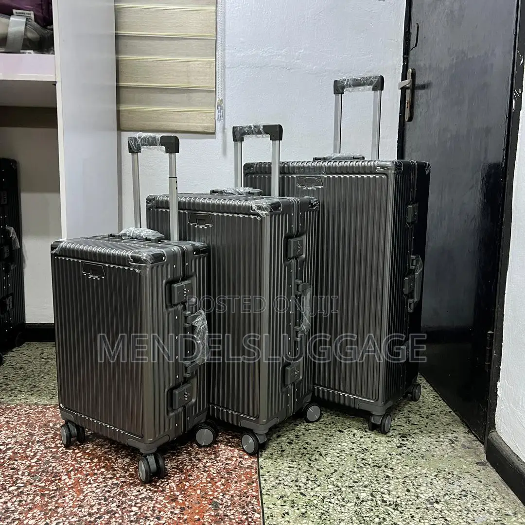 Soil Gray Suitcase for International Travel