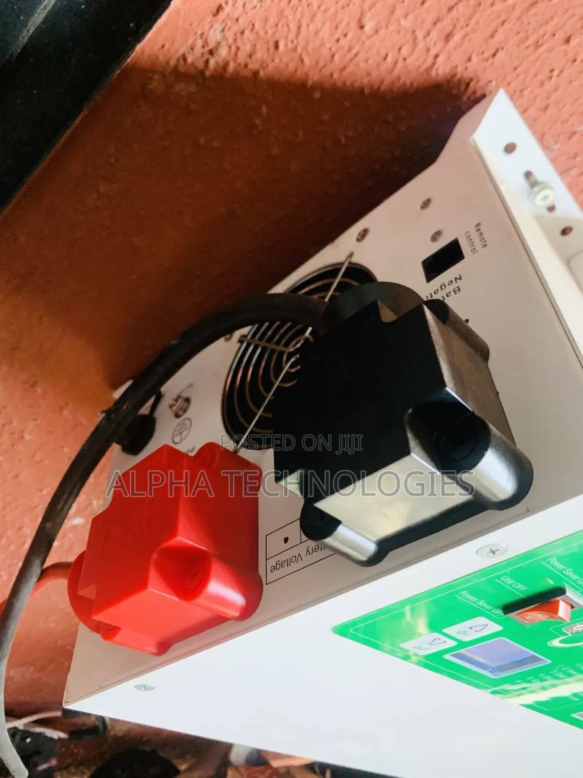 Schneider Hybrid Inverter 3kva 24volts