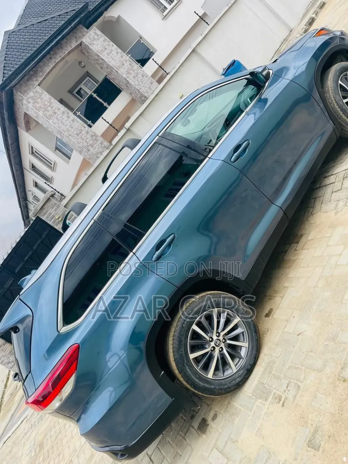 Toyota Highlander XLE 2019 Blue