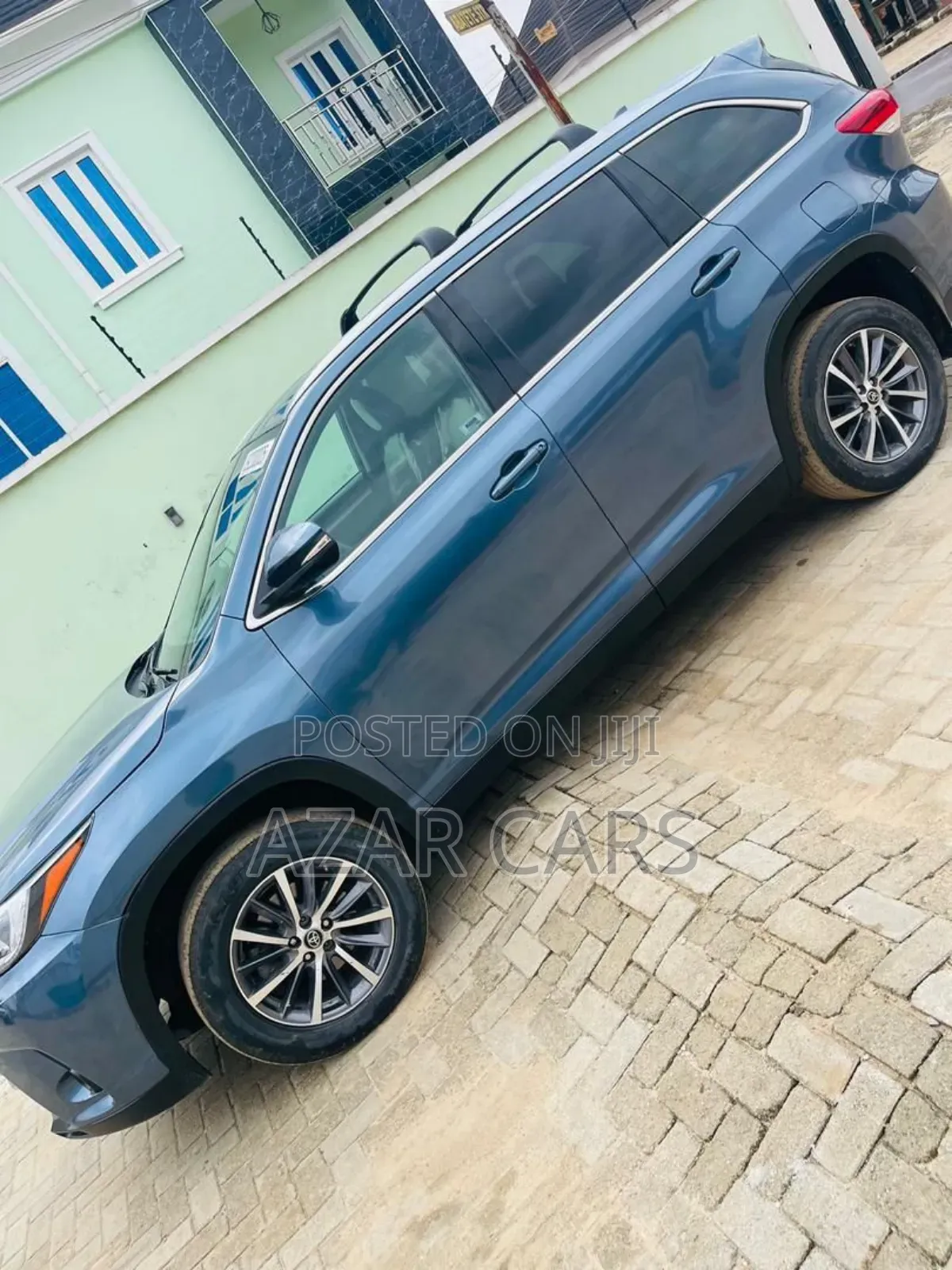 Toyota Highlander XLE 2019 Blue