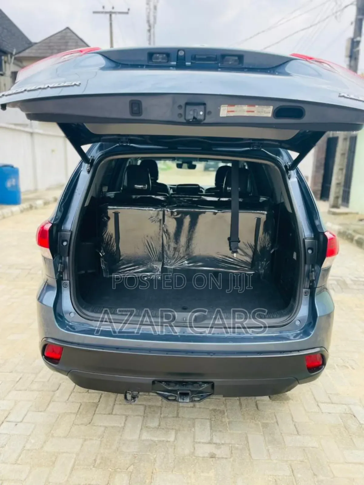 Toyota Highlander XLE 2019 Blue