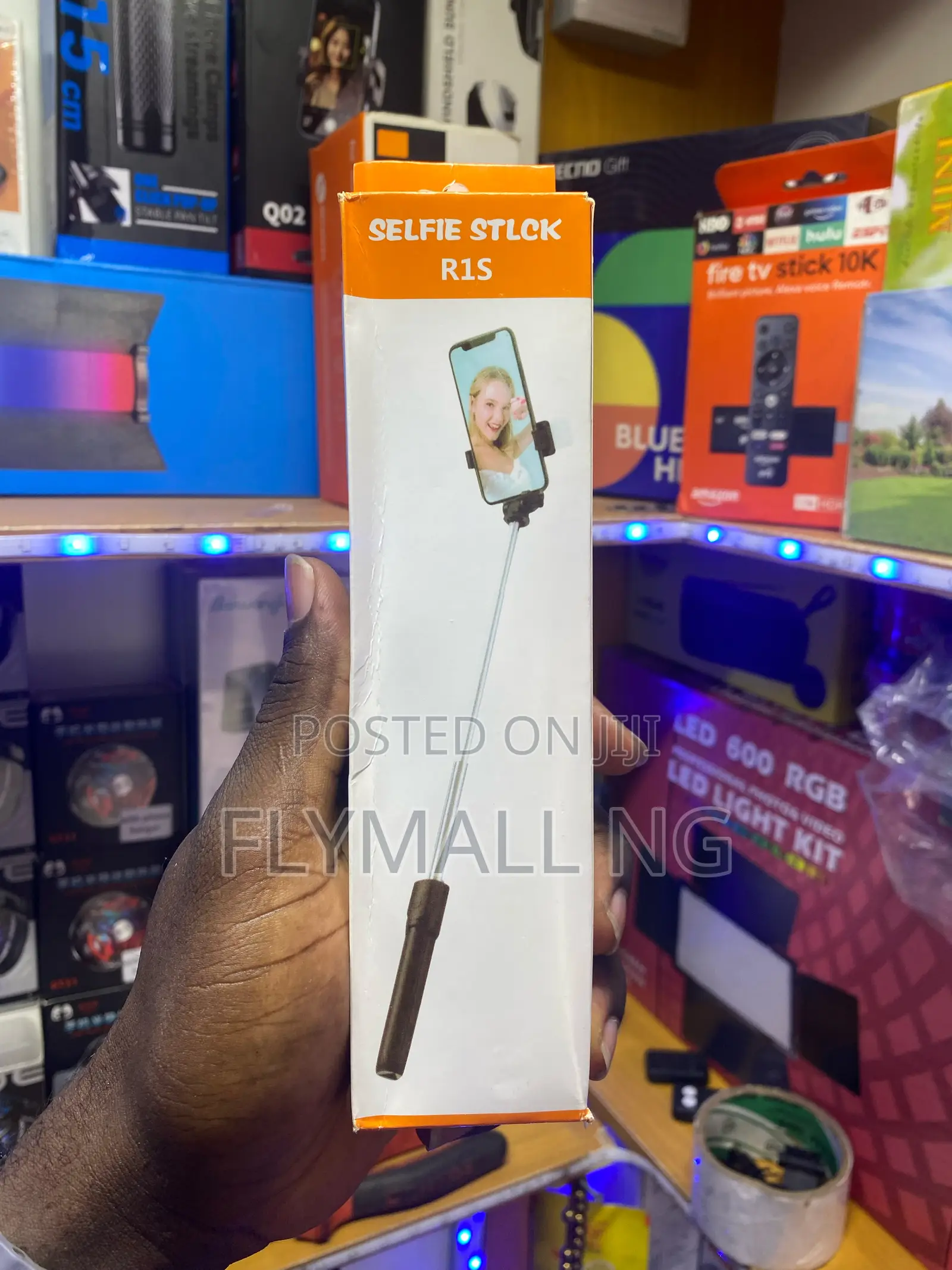 R1s Bluetooth Selfie Stick With a Built-in Tripod Led Light