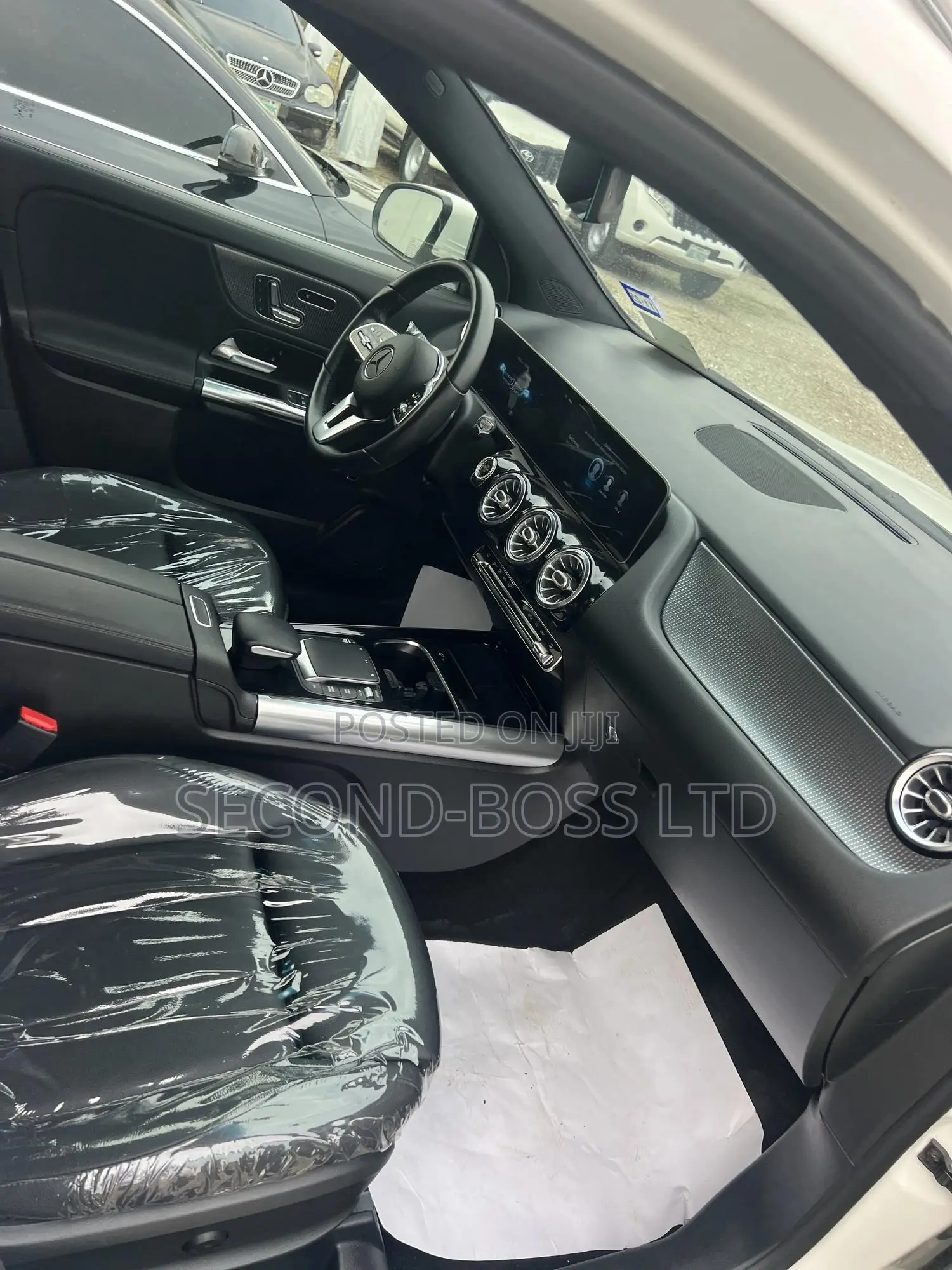 Mercedes-Benz GLA 250 2022 White