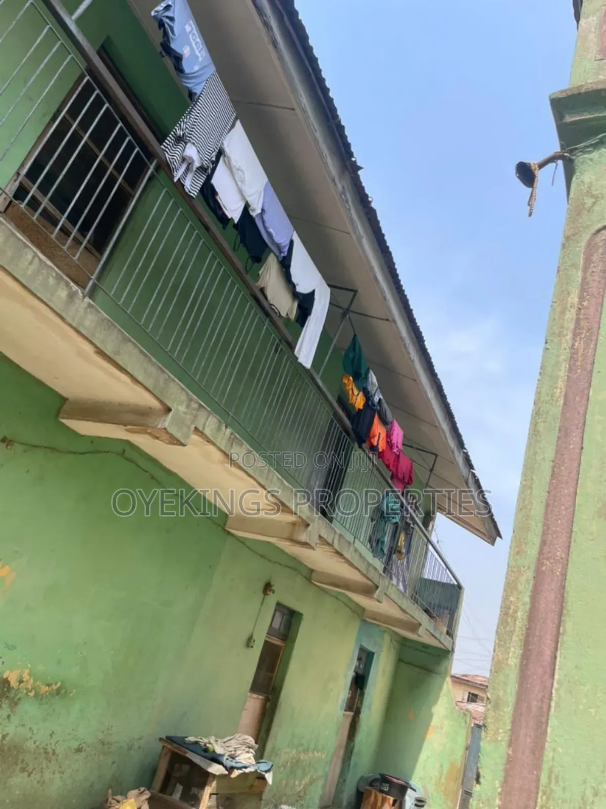 20bdrm Block of Flats in Victory Rd, Akala Express for sale