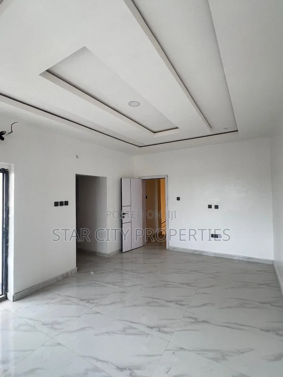 5bdrm House in Magodo Gra for sale