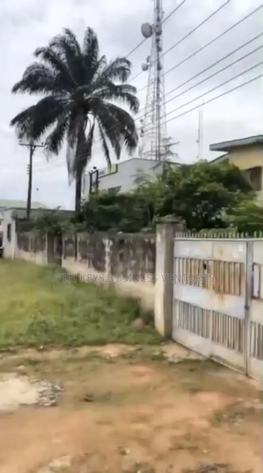 8bdrm Duplex in Total Garden, Agodi for sale