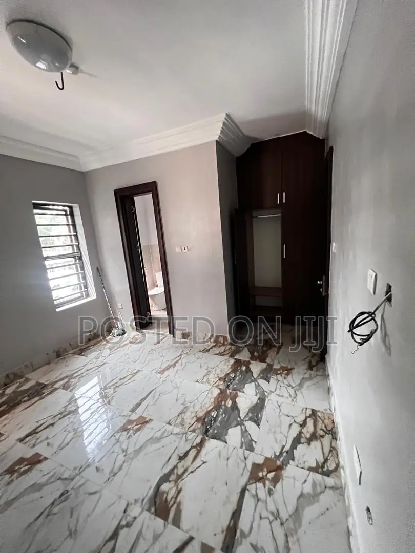 3bdrm Apartment in Main Ikoyi for rent