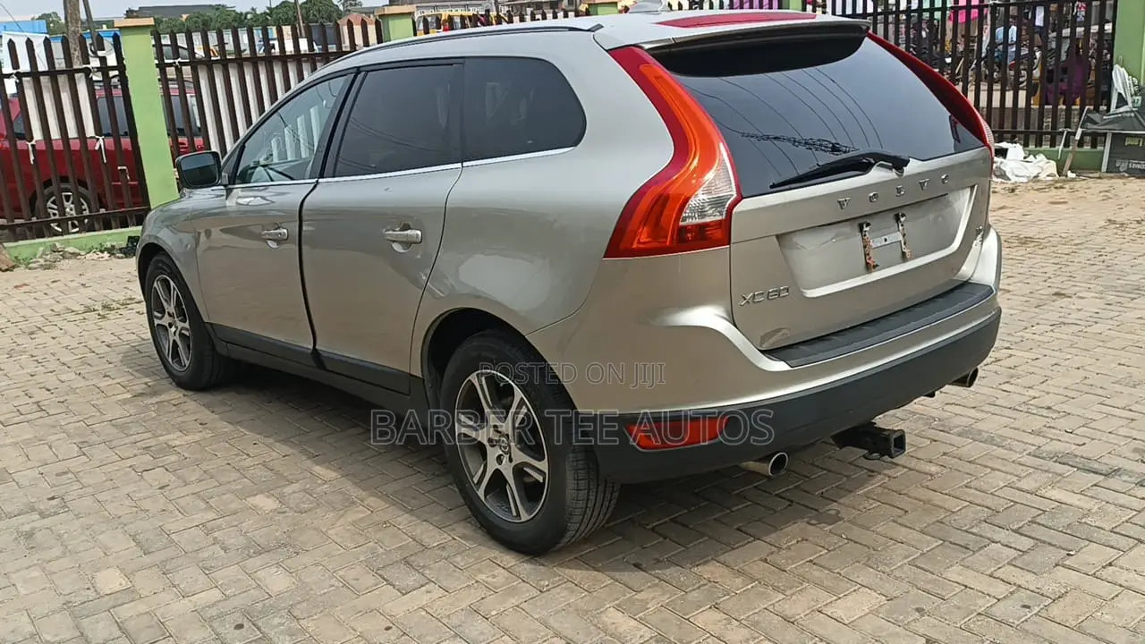 Volvo XC60 2012 Gold