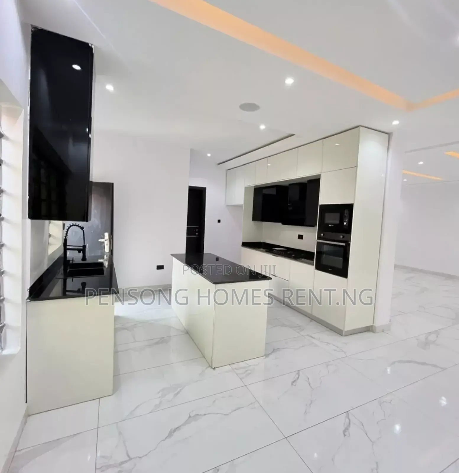 3bdrm Apartment in Lekki Phase 1 for rent