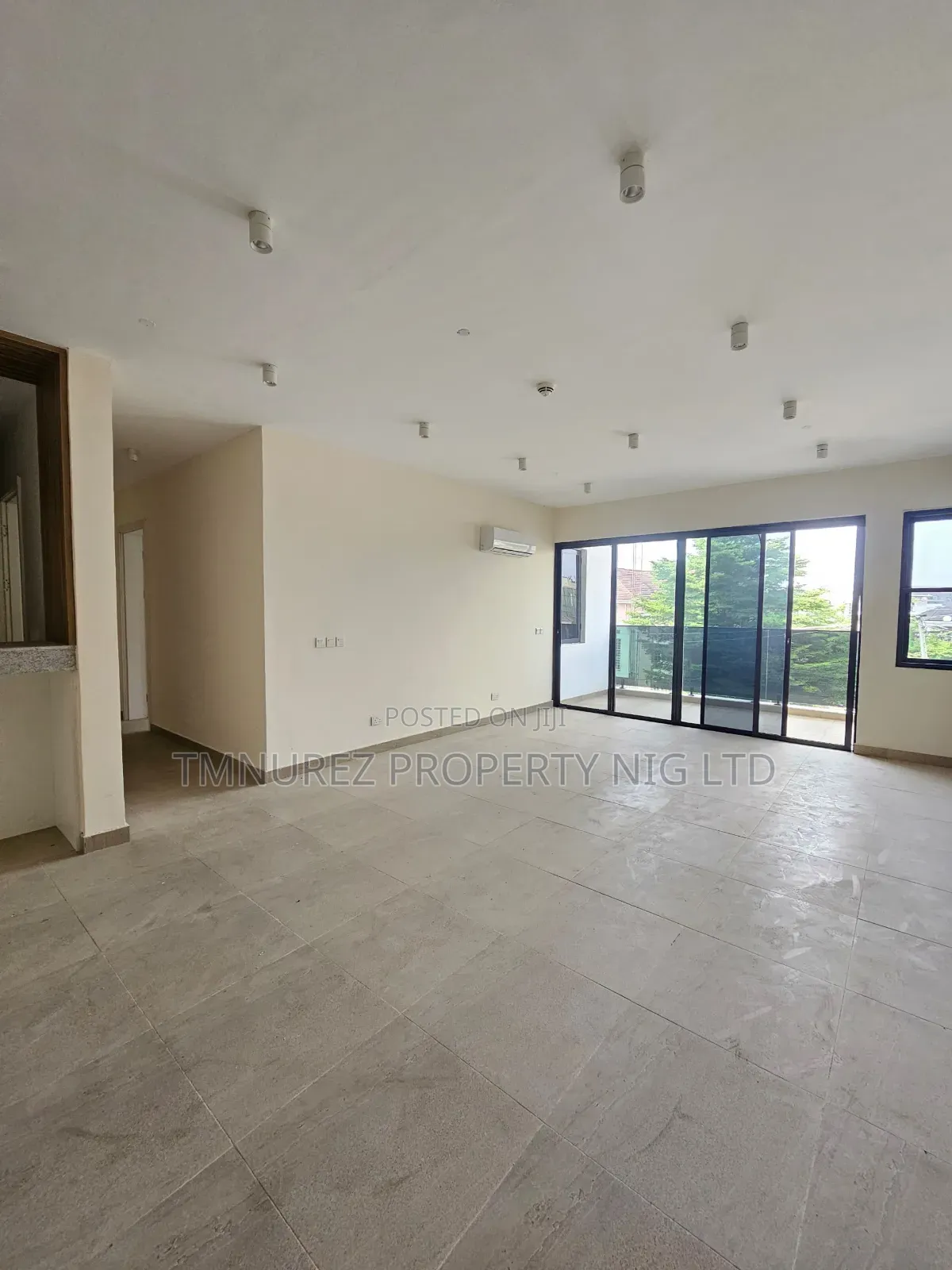 2bdrm Apartment in Lekki Phase1 for sale