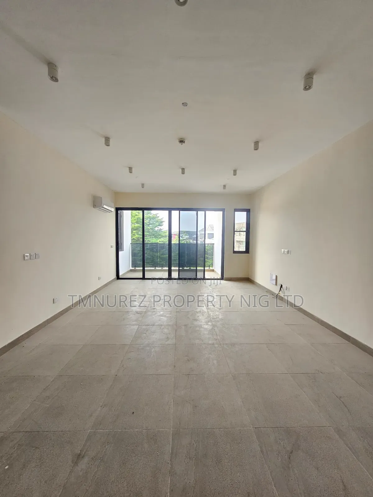 2bdrm Apartment in Lekki Phase1 for sale