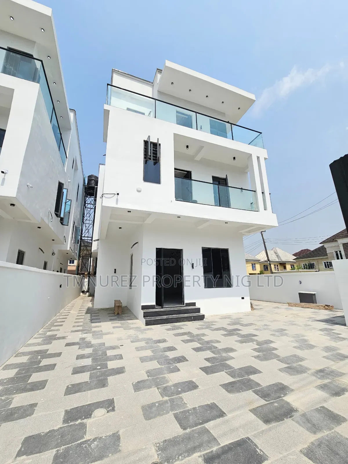 5bdrm Duplex in Lekki County, Ikota for sale