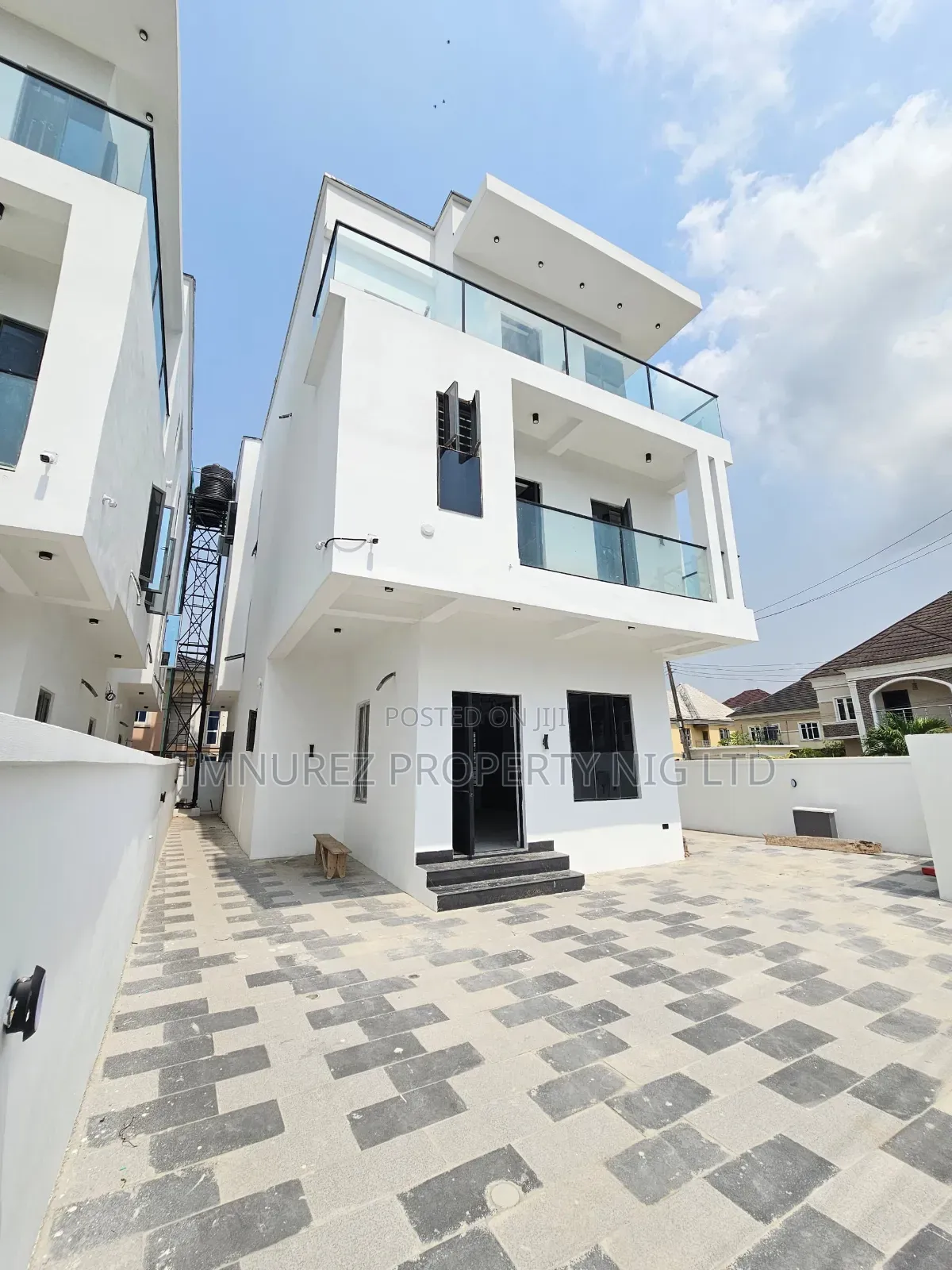 5bdrm Duplex in Lekki County, Ikota for sale