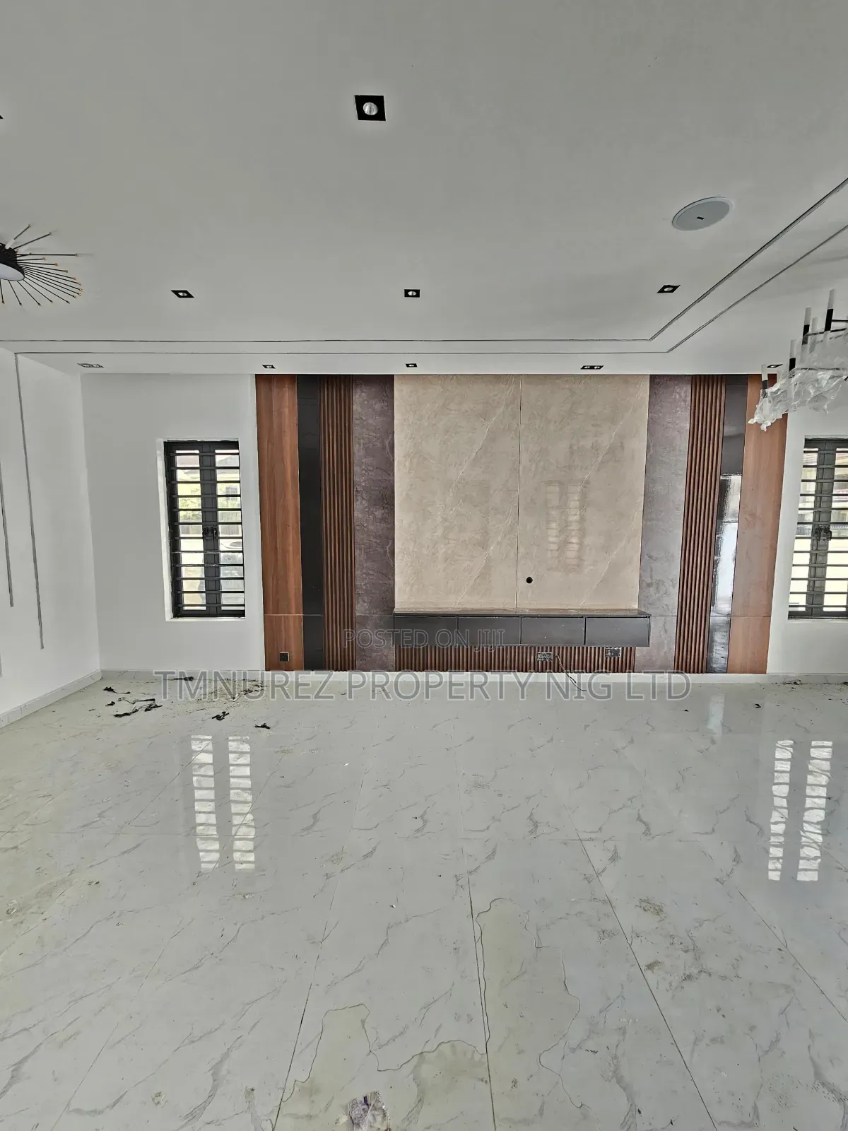 5bdrm Duplex in Lekki County, Ikota for sale