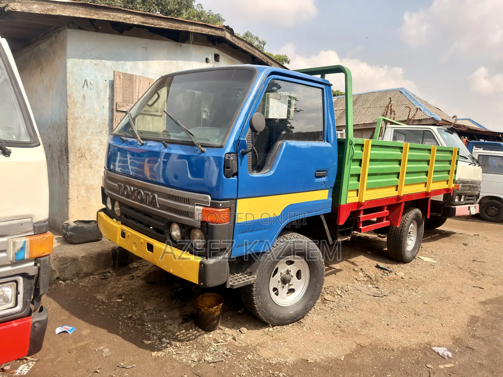 Toyota Dyna 150 Normal Hand Old Model Rigid Truck