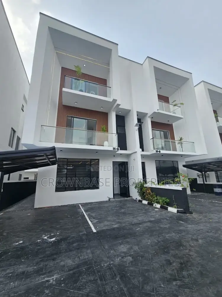4bdrm Duplex in Chevron for sale