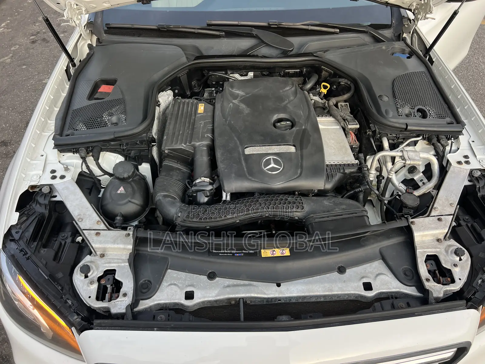 Mercedes-Benz E300 4Matic AWD Sedan (2.0L 4cyl 9A) 2017 White