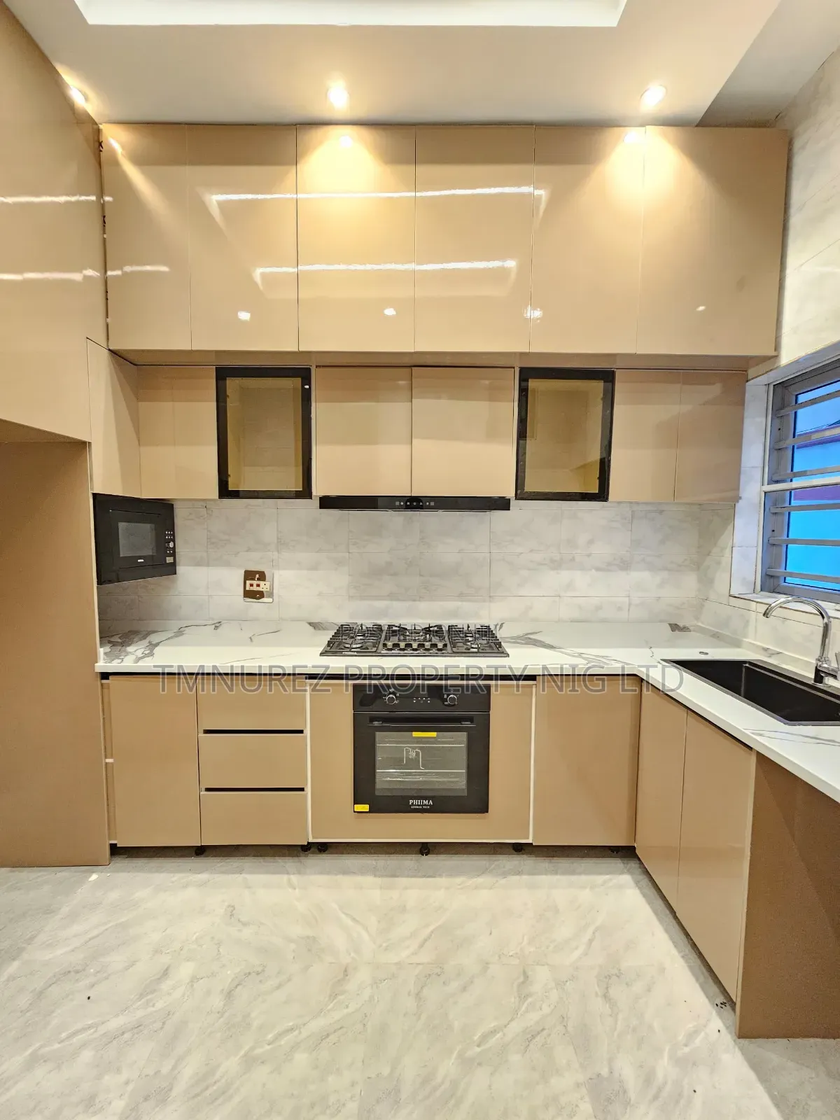 3bdrm Duplex in Orchild, Chevron for sale