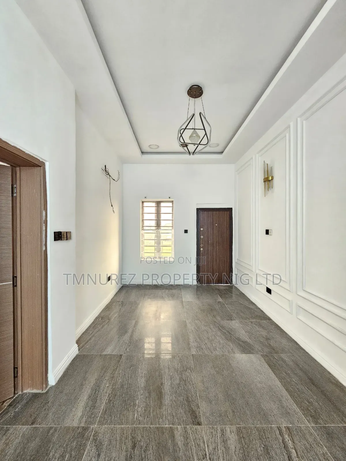 4bdrm Duplex in Orchild Road, Chevron for sale