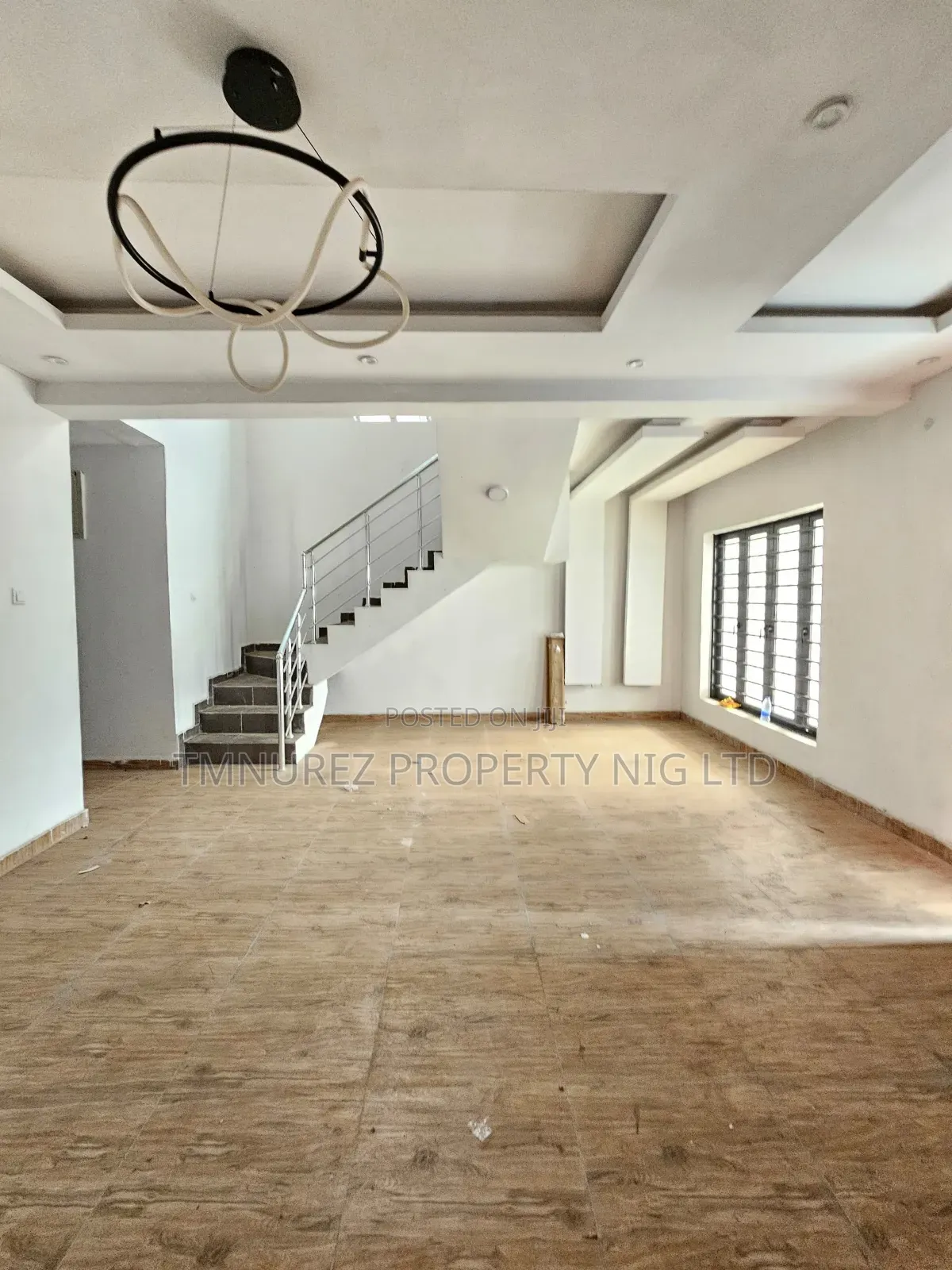 4bdrm Duplex in Orchild Road, Chevron for rent