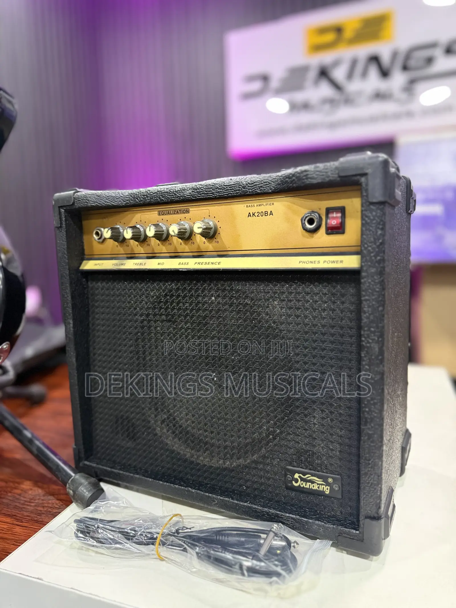 Used Bass Guitar Combo - Bass Guitar Amp