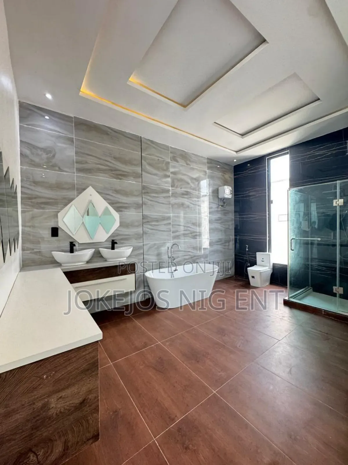 5bdrm Duplex in Osapa London for sale