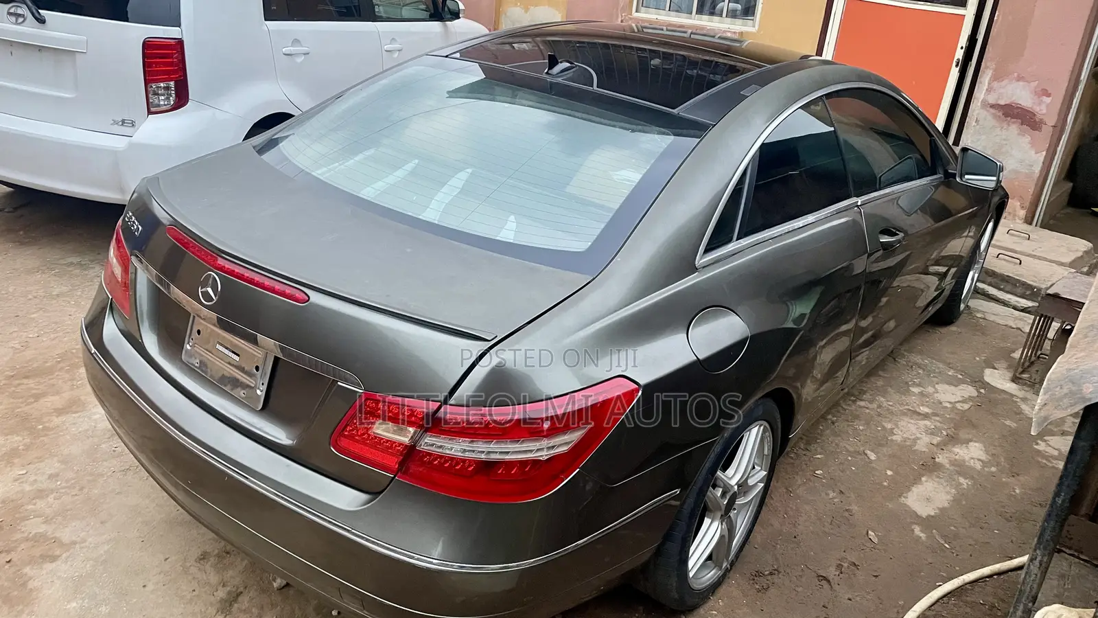 Mercedes-Benz E350 Base 2dr 4Matic Coupe AWD (3.5L 6cyl 7A) 2012 Gray
