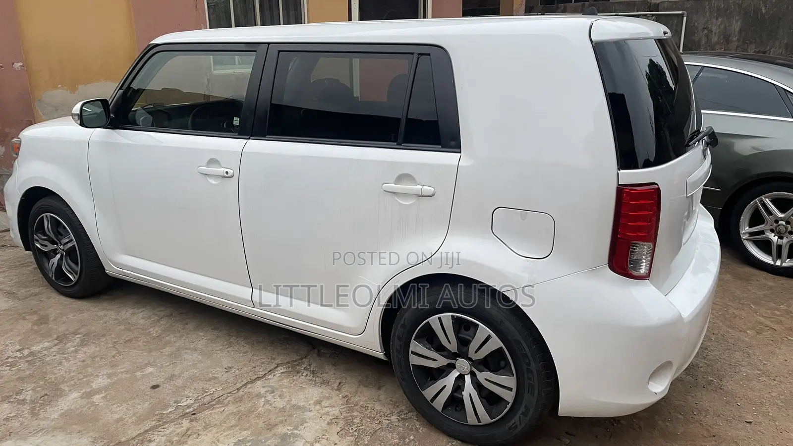 Scion xB Base 2012 White