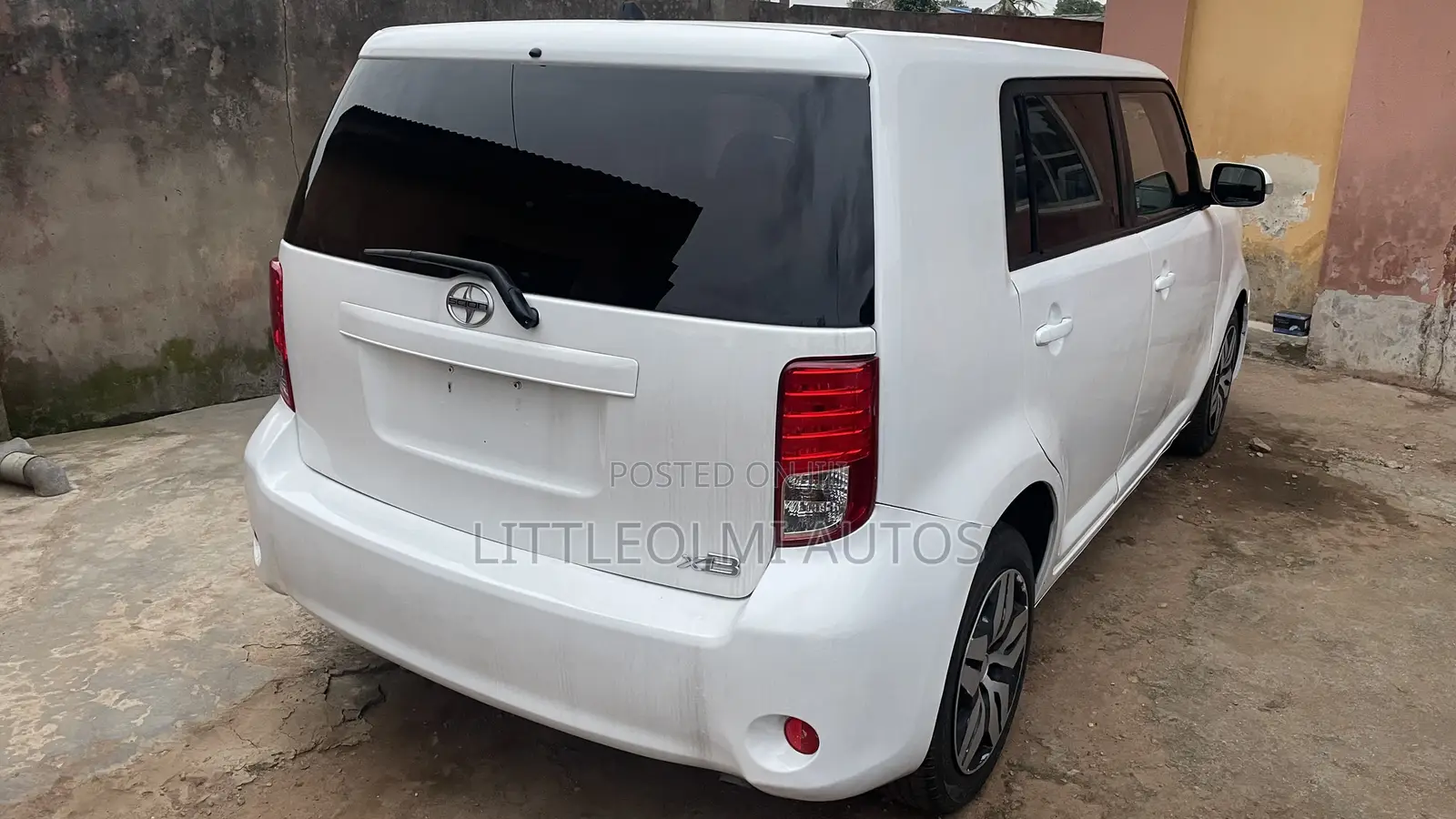 Scion xB Base 2012 White