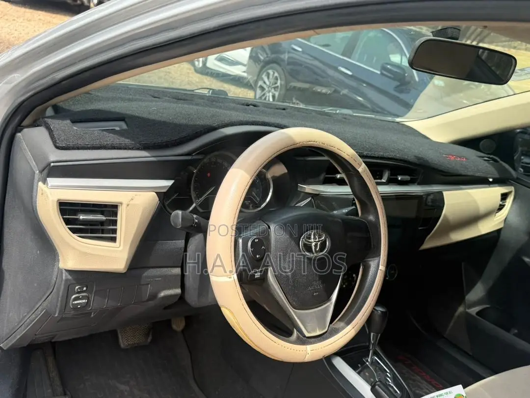 Toyota Corolla 2015 Silver