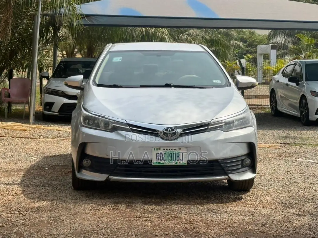 Toyota Corolla 2015 Silver
