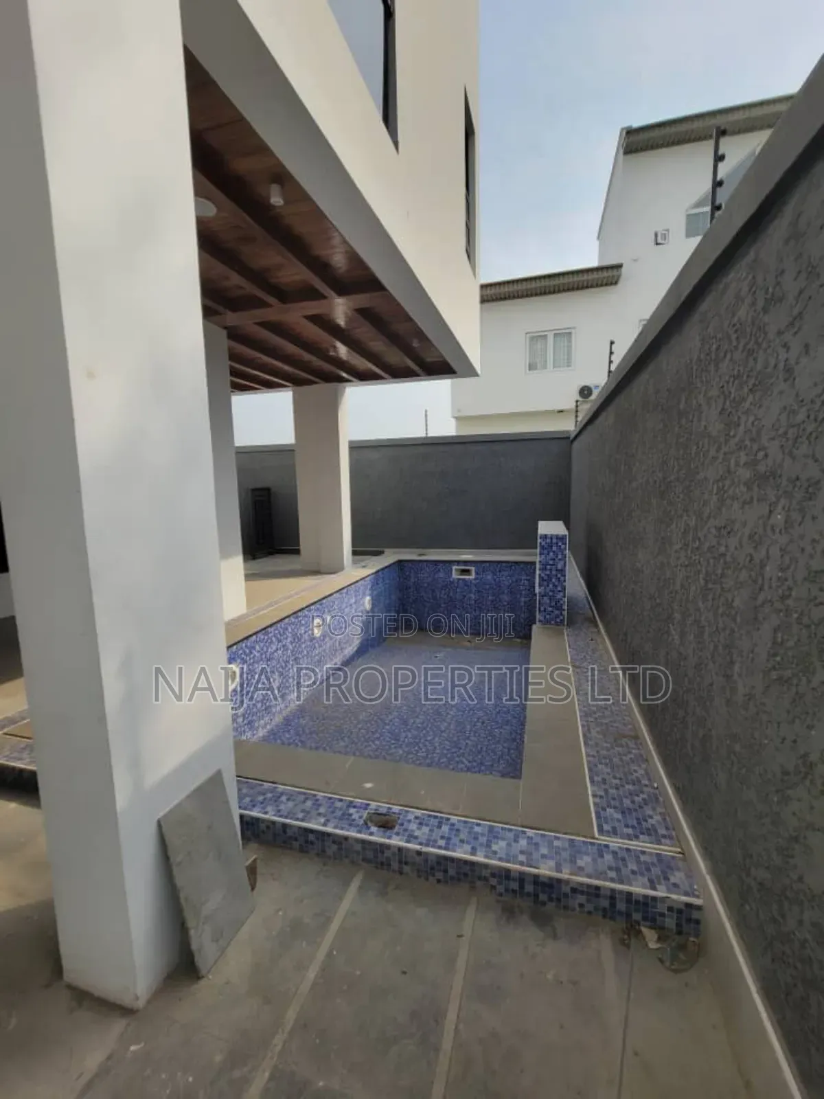 5bdrm Duplex in Ikoyi for rent