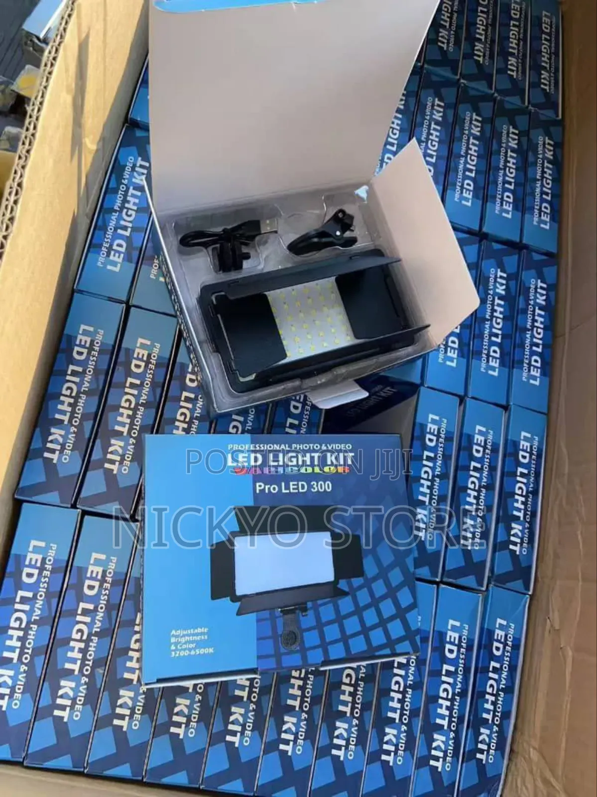 Pro Led 300 – Professional Photo Video Led Light Kit