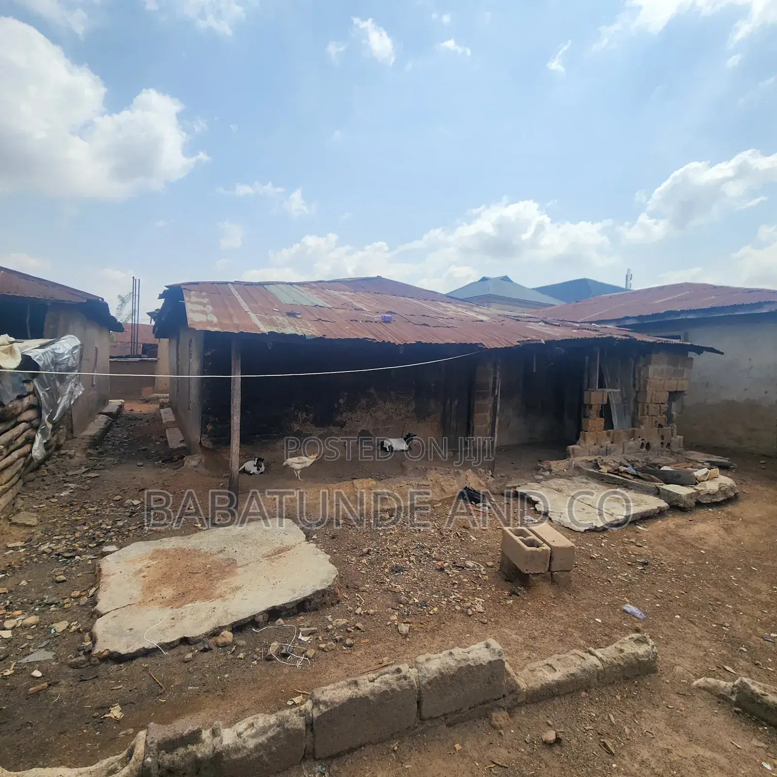 6bdrm Bungalow in Omi Adio for sale