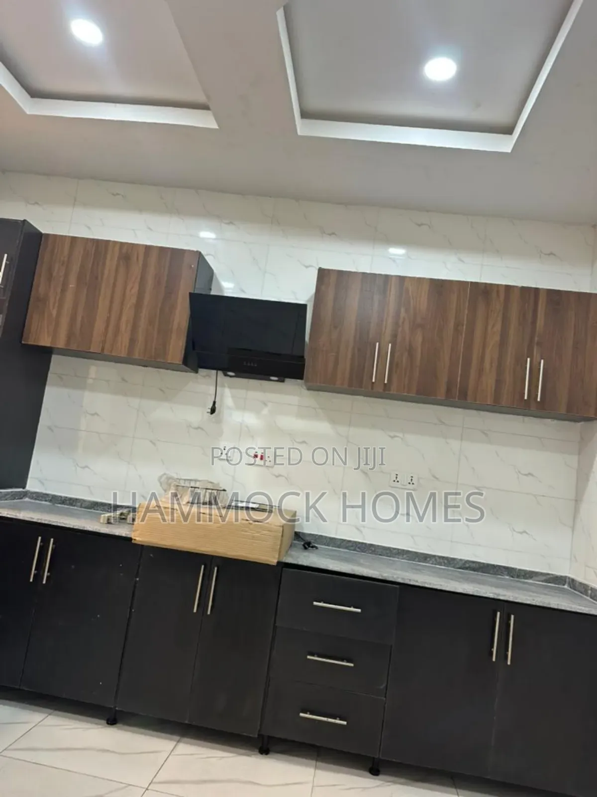 4bdrm Duplex in Jericho Gra for sale