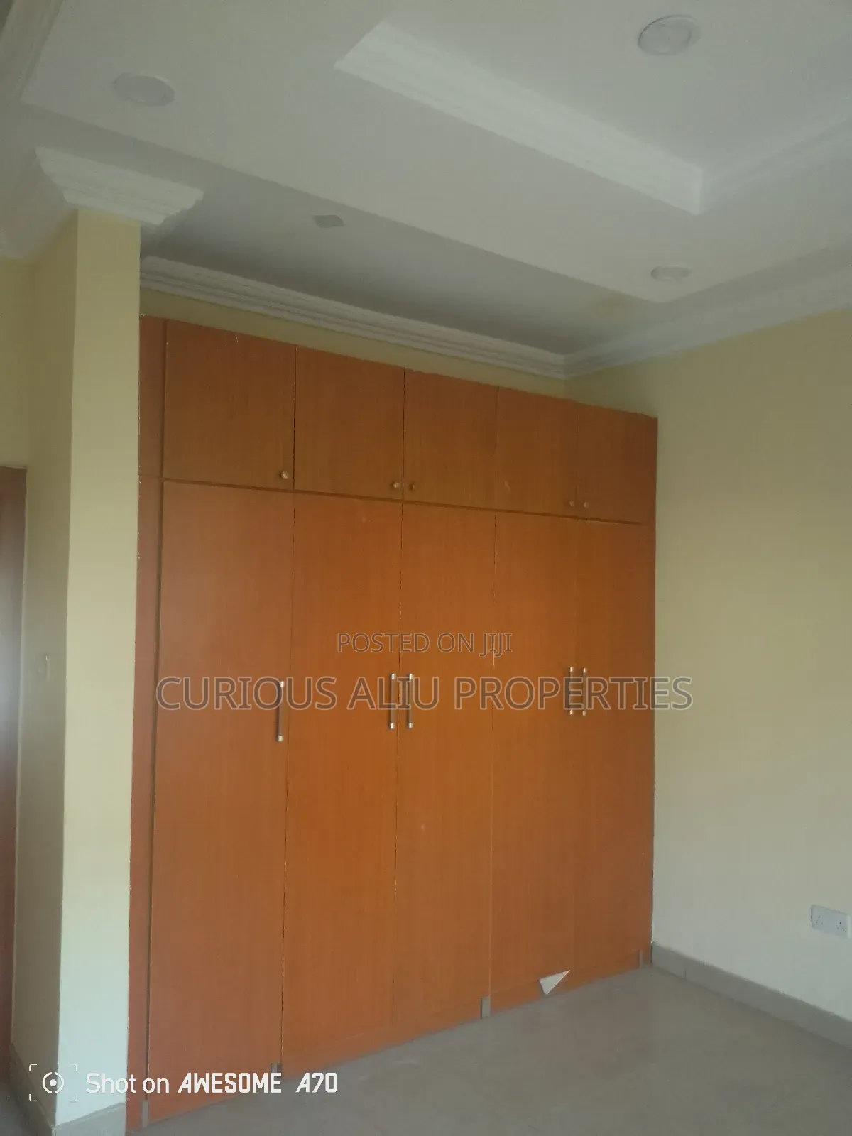 Three Bedroom for Rent Commercial