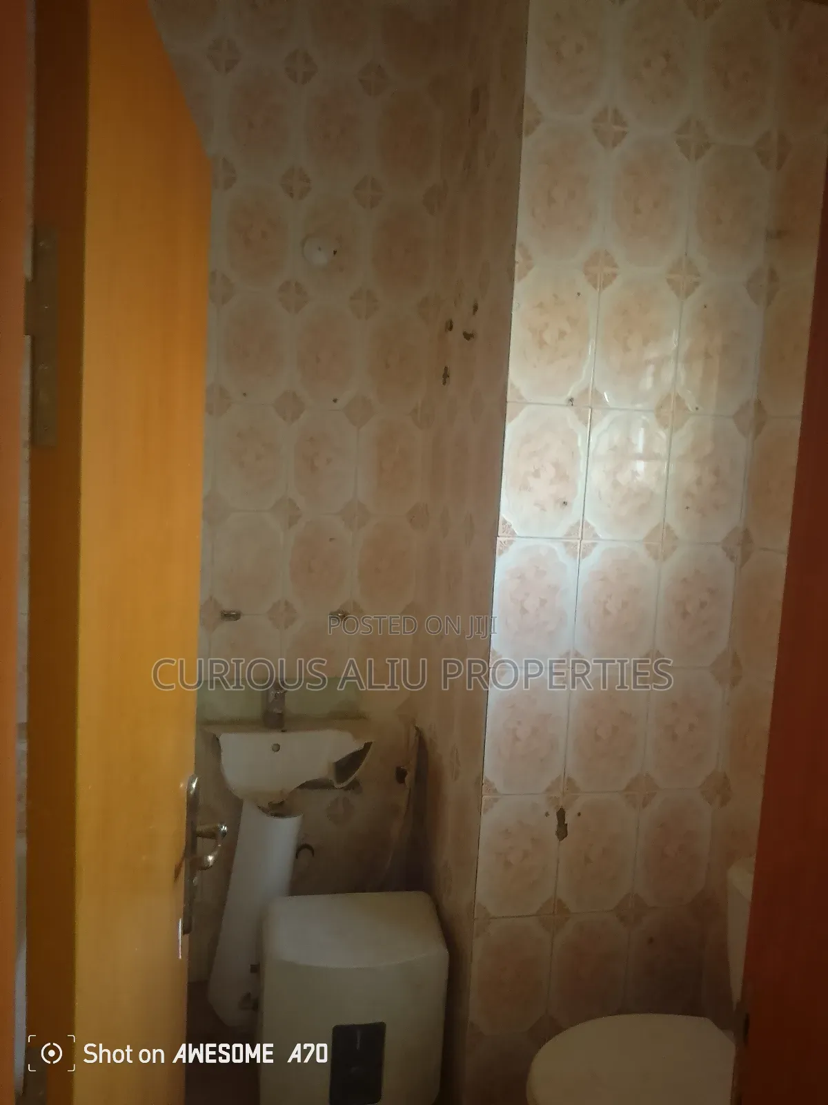 Three Bedroom for Rent Commercial