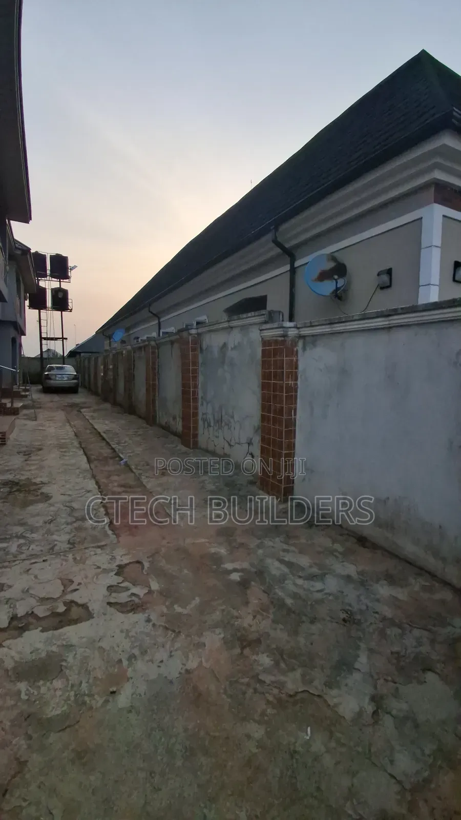 8bdrm Block of Flats in Benin City for sale
