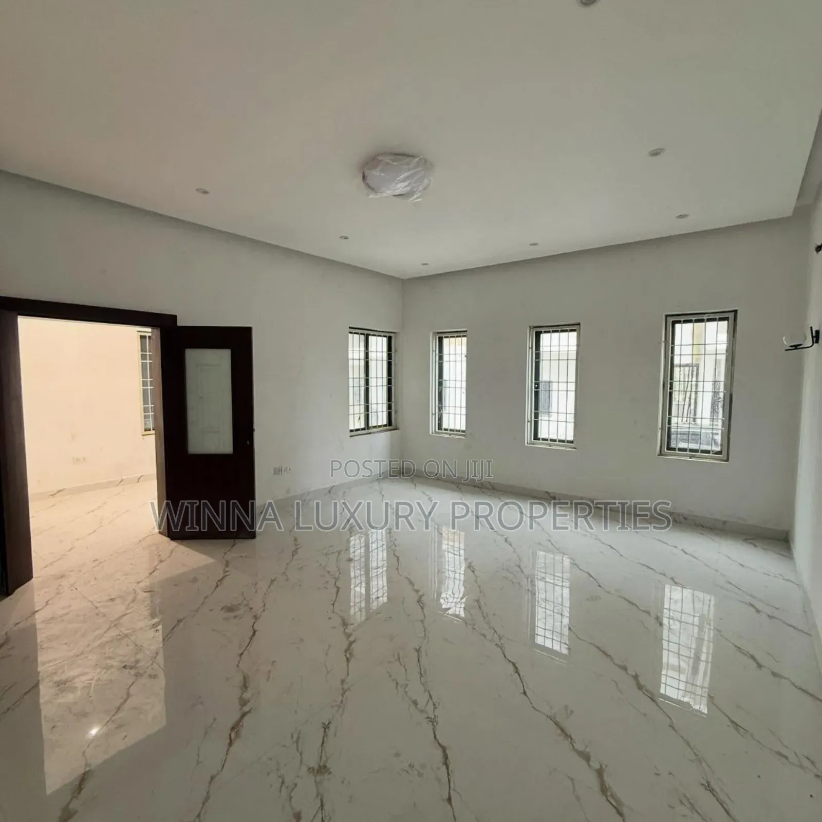5bdrm Townhouse/Terrace in Garki Area 11 for sale