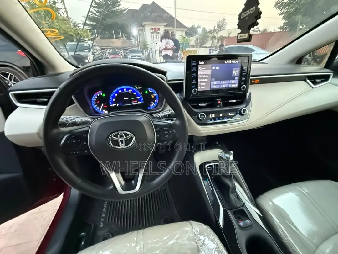 Toyota Corolla XSE 2024 Red