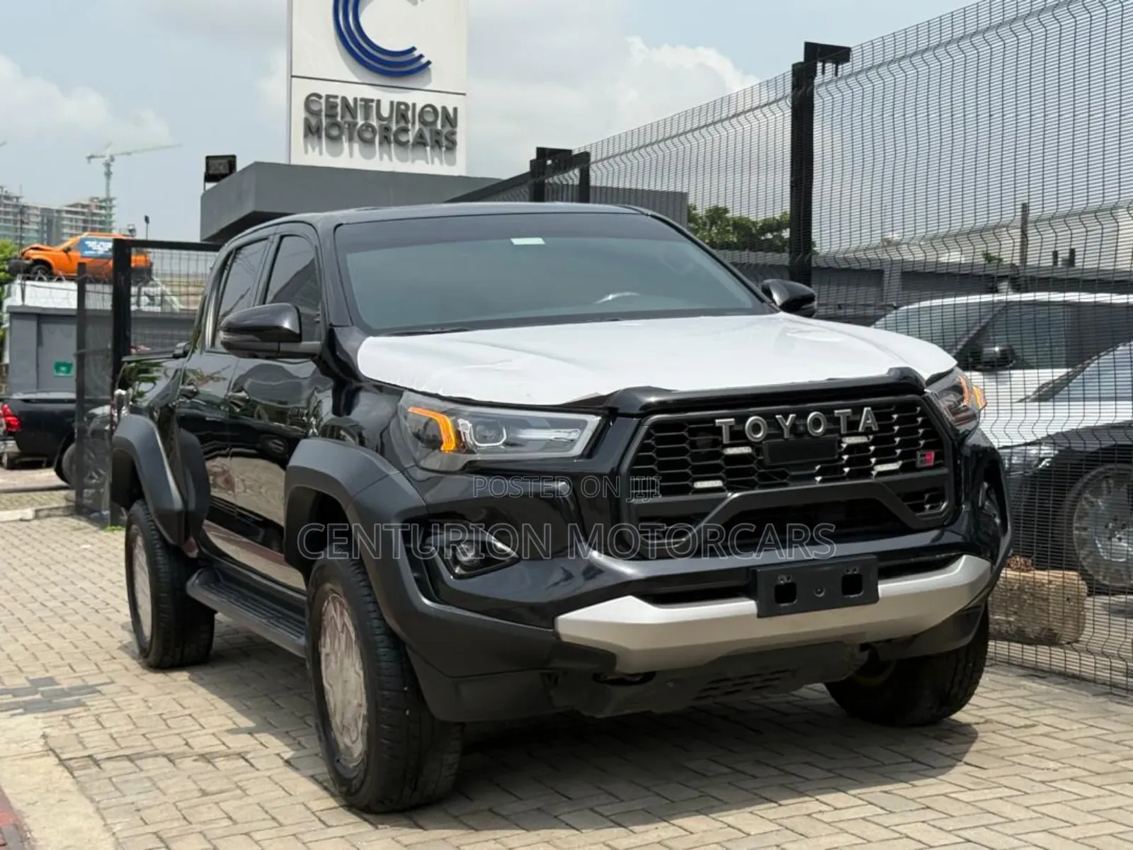 Toyota Hilux 2024 Black